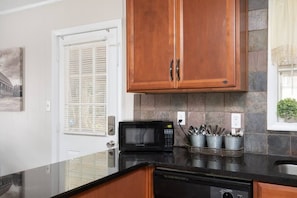 House, Multiple Beds, Patio, Garden View (Highland Drive Hideaway) | Interior - Highland Drive Hideaway (Birmingham)