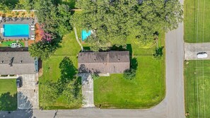 Exterior - Gilmore Retro Pad (Madison)