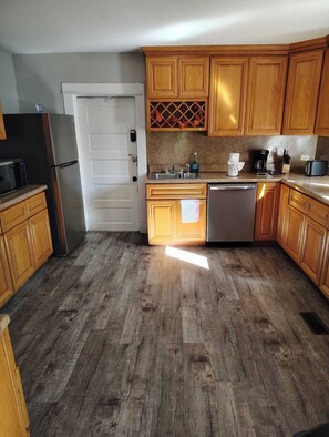 Maison, plusieurs lits, patio, vue jardin (Avenue South Serene) | Cuisine privée