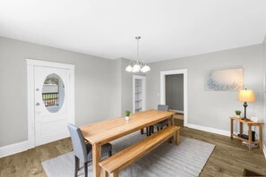 Maison, plusieurs lits, patio, vue jardin (Avenue South Serene)