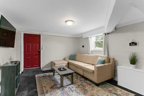 Living area - Dugan Ave Unit B (Birmingham)