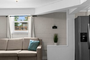 House, Multiple Beds, Patio, Garden View (Dugan Ave Unit B) | View from room