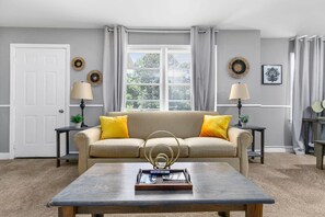 House, Multiple Beds, Patio, Garden View (Broadmoor Bungalow - Unit A) | Living area