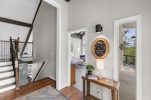 House, Multiple Beds, Pool Access, Pool View (Observatory Drive Terrace House) | Interior