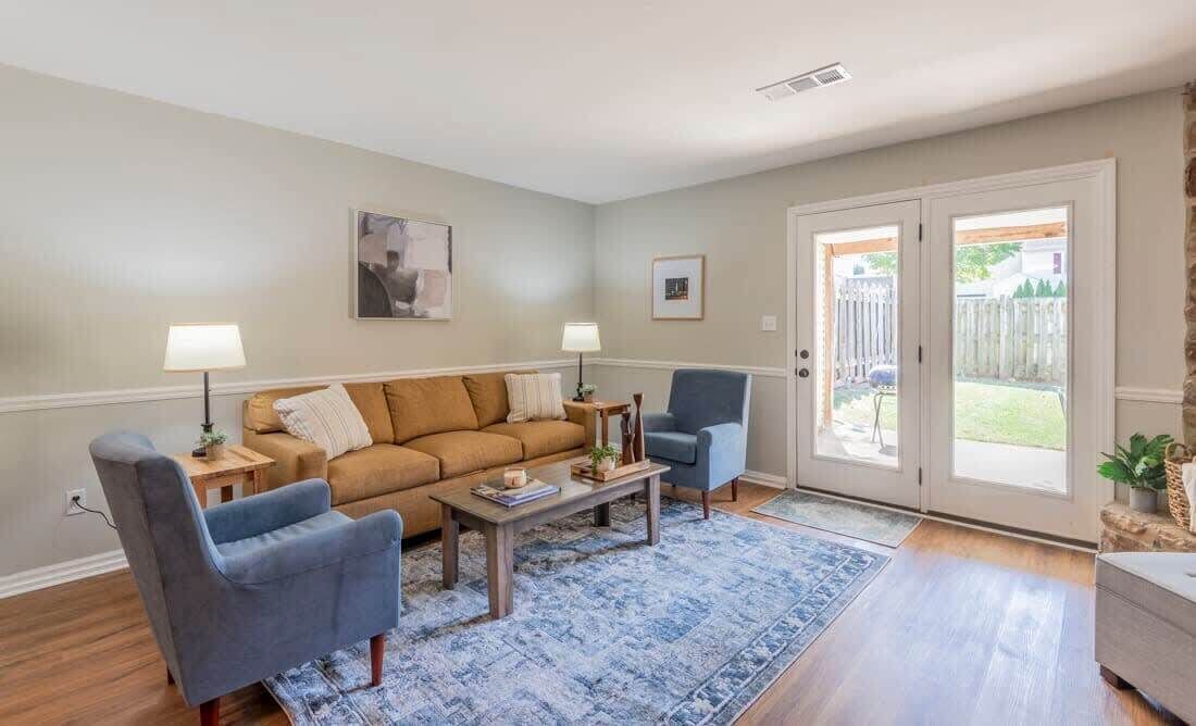 House, Multiple Beds, Patio, Garden View (Jade Rocket City Retreat) | Living area