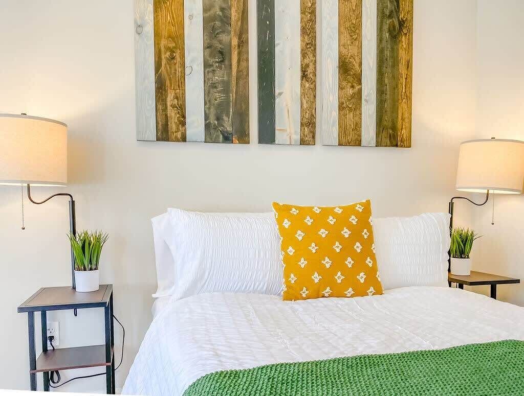 Casa, varias camas, patio, vista al jardín (Knox Creek Retreat) | 4 habitaciones, decoración personalizada y muebles diferentes 