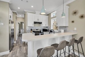 House, 1 King Bed with Sofa bed, Patio (Byrd 7 Nesting Nook) | Private kitchen - Byrd 7 Nesting Nook (Owens Cross Roads)