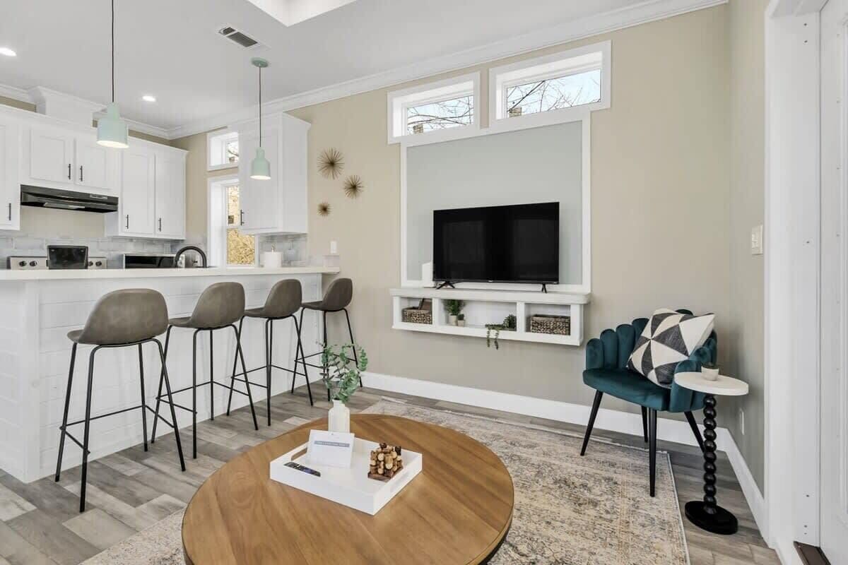 House, 1 King Bed with Sofa bed, Patio (Byrd 7 Nesting Nook) | Living area