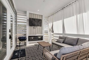 House, 1 King Bed with Sofa bed, Patio (Byrd 7 Nesting Nook) | Living area - Byrd 7 Nesting Nook (Owens Cross Roads)