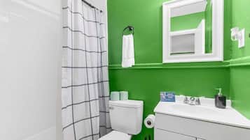 Apartment, 1 King Bed with Sofa bed, Patio (12th Ave The Bricks - Unit 4) | Bathroom | Towels