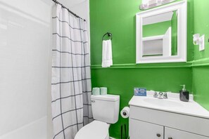 Apartment, 1 King Bed with Sofa bed, Patio (12th Ave The Bricks - Unit 4) | Bathroom