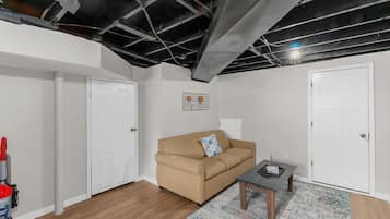 Apartment, Multiple Beds, Patio, Garden View (Broadmoor Bungalow - Unit B) | Living area