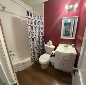 Apartment, Multiple Beds, Patio, Garden View (12th Ave The Bricks - Unit 7) | Bathroom