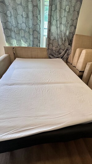 Apartamento, varias camas, patio, vistas al jardín (12th Ave The Bricks - Unit 7) | 2 dormitorios y wifi gratis