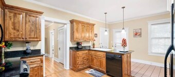 Cali St Rocket City Residence