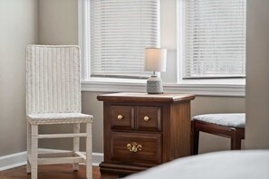 Interior - Bradley Blissful (Huntsville)