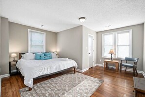 House, Multiple Beds, Patio, Garden View (Bradley Blissful) | 5 bedrooms, individually decorated, individually furnished, bed sheets - Bradley Blissful (Huntsville)