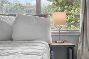 3 bedrooms, individually decorated, individually furnished, bed sheets - 32nd Norwood Nest (Birmingham)