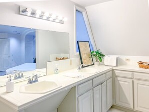 House, Multiple Beds, Patio (Bell Circle Eccentric Geodesic Dome) | Bathroom | Designer toiletries
