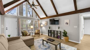 House, Multiple Beds, Pool Access, Garden View (Valley Lake Gem) | Living area