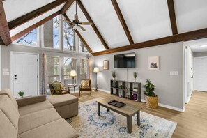 House, Multiple Beds, Pool Access, Garden View (Valley Lake Gem) | Living area