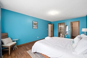 3 habitaciones, decoración personalizada y muebles diferentes 