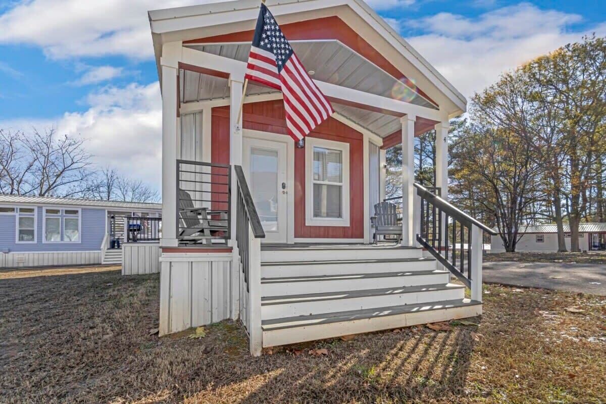 Nhà, 1 giường cỡ queen và sofa giường, sân hiên (Byrd 4 Tiny Stay Getaway) | Quang cảnh ban công