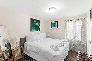 Apartment, 1 King Bed with Sofa bed, Patio, Garden View (12th Ave The Bricks - Unit 2)