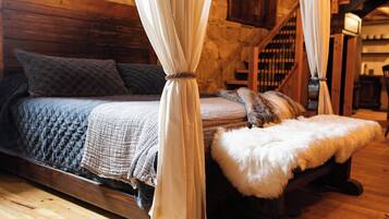 2 bedrooms, internet, bed sheets