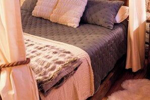 1 bedroom, iron/ironing board, free WiFi, bed sheets - The Scandinavian West Hall—Near Anthony Lakes! (North Powder)