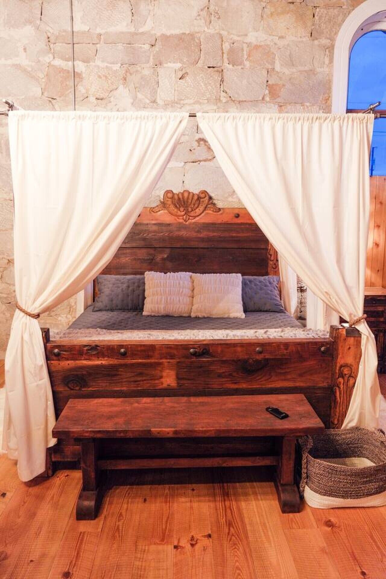 1 bedroom, iron/ironing board, Internet, bed sheets