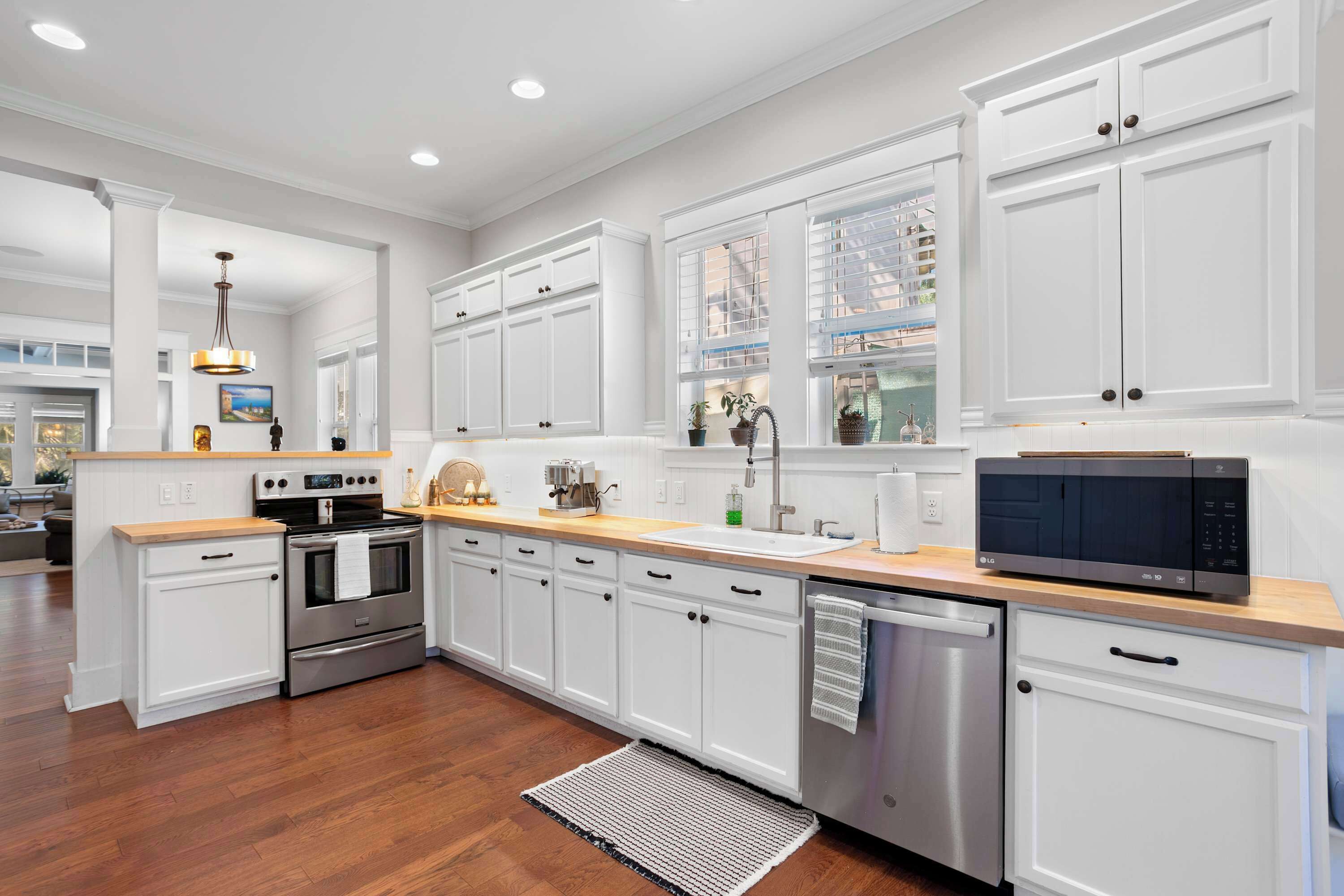 独立别墅, 多张床, 热水浴缸, 花园景观 (Sunset Bungalow) | 私人厨房 | 冰箱、微波炉、烤箱、洗碗机