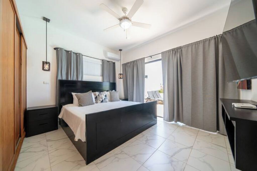 3 chambres, fer et planche à repasser, Wi-Fi, draps fournis