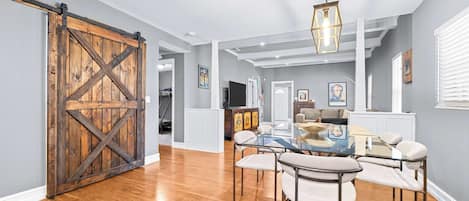 独立别墅, 多张床, 使用泳池, 泳池景观 (The Heights Hideaway) | 用餐