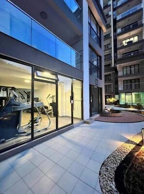 Exterior - Ultra-Modern 3BR All-Ensuite Family Hse w/pool&gym (Nairobi County)