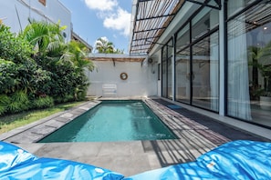 Familie villa, uitzicht op zwembad | Privézwembad