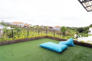 Vila família, vista para a piscina | Terraço/pátio