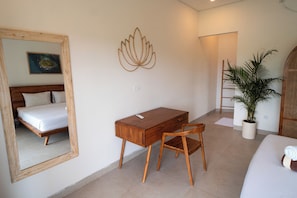 Vila família, vista para a piscina | Cofres nos quartos, escrivaninha, Wi-Fi de cortesia