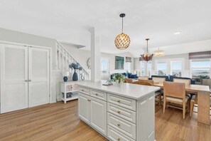 Interior - Just A Touch by Brunswick Vacation Rentals (Ocean Isle Beach)