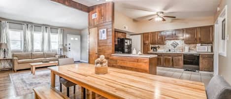 House, Multiple Beds, Patio, Garden View (McCorkle Retreat) | Interior