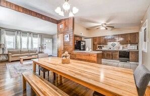 Rumah, Beberapa Tempat Tidur, patio, pemandangan kebun (McCorkle Retreat) | Interior