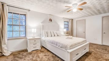 House, Multiple Beds, Patio, Garden View (Pinecrest Cottage) | 3 bedrooms, individually decorated, individually furnished, bed sheets