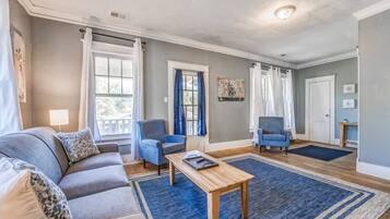 House, Multiple Beds, Patio, Garden View (Rozelle Roost Downstairs) | Living area