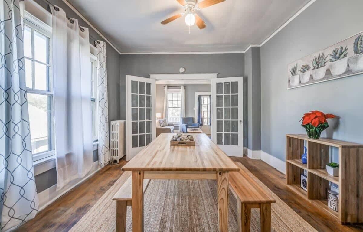 Maison, plusieurs lits, patio, vue jardin (Rozelle Roost Downstairs) | 1 chambre, décoration personnalisée, ameublement personnalisé