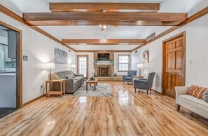 House, Multiple Beds, Patio, Garden View (Hardwood Guesthouse) | Living area | Fireplace - Hardwood Guesthouse (Cordova)