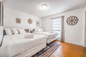 Maison, plusieurs lits, patio, vue jardin (Hardwood Guesthouse) | 3 chambres, Wi-Fi gratuit
