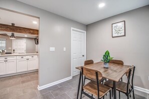 House, Multiple Beds, Patio, Garden View (Wellsville Rd) | Dining