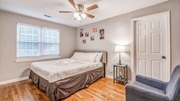 Casa, varias camas, patio, vistas al jardín (Wellsville Rd) | 2 dormitorios, decoración individual, mobiliario individual