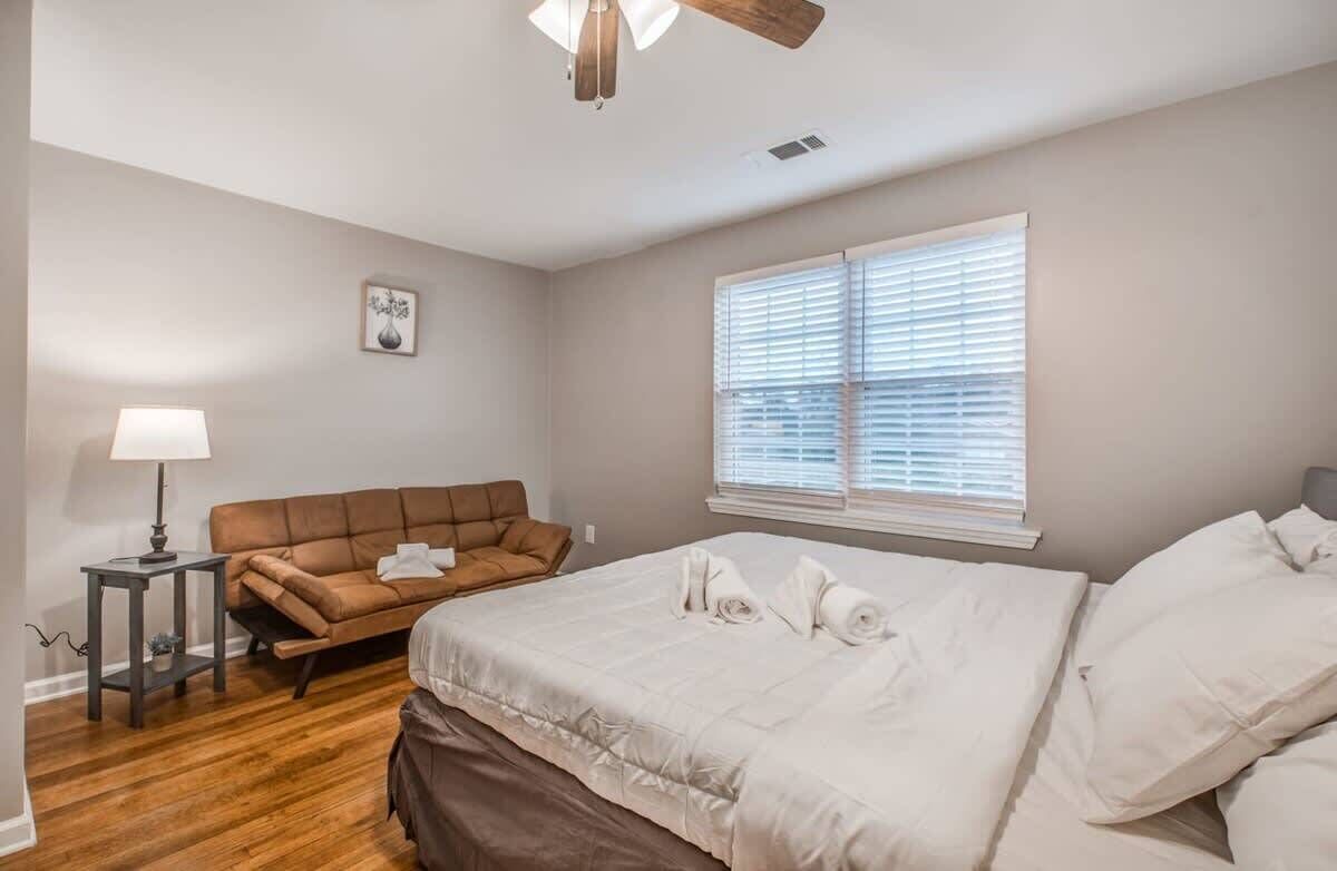 Casa, varias camas, patio, vistas al jardín (Wellsville Rd) | Vistas desde la habitación