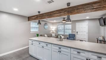 House, Multiple Beds, Patio, Garden View (Wellsville Rd) | Interior